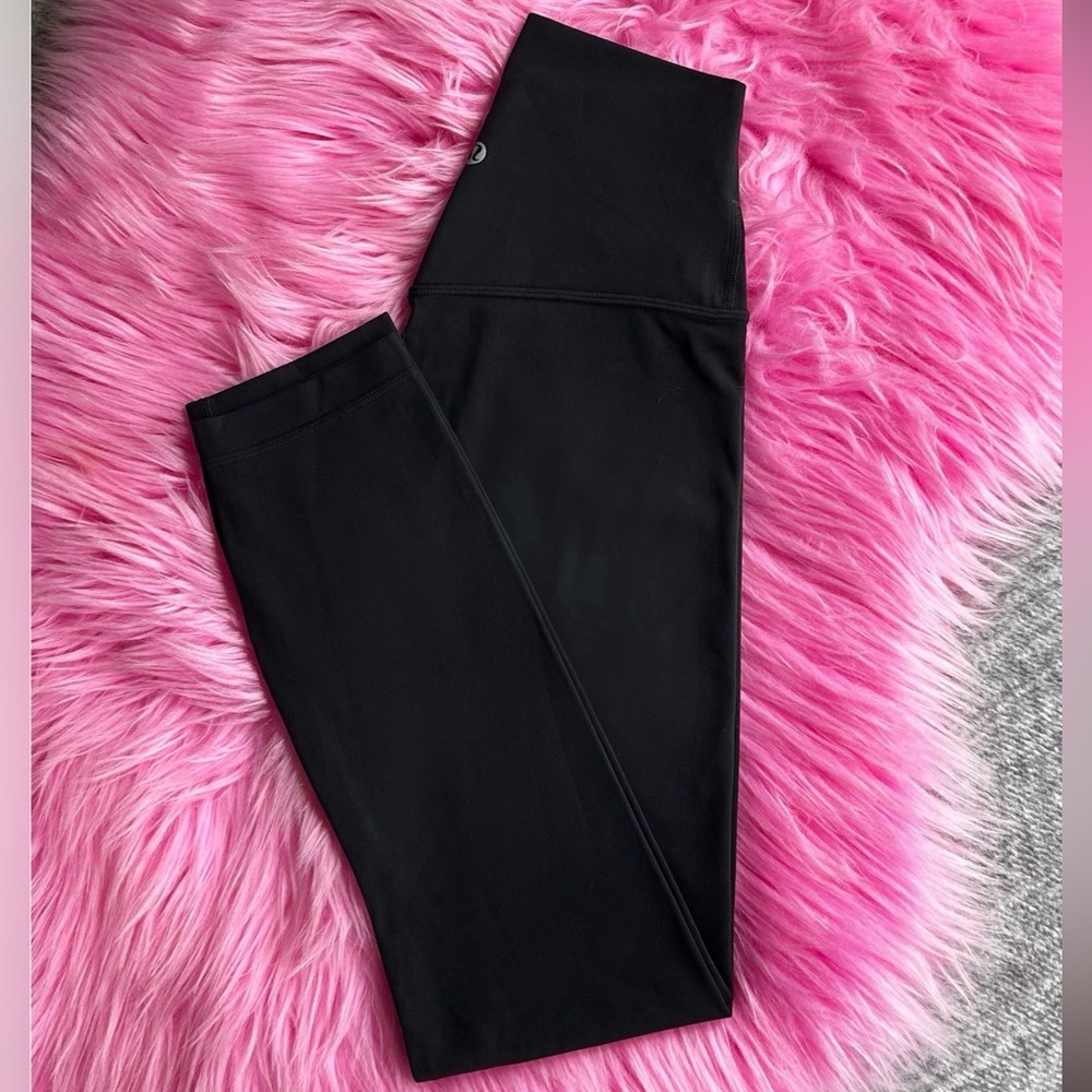 Lululemon size 8 Align crop 23” High-Waisted black Leggings